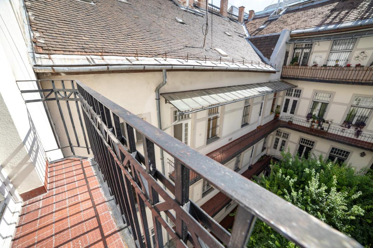 W25 Smart Apartment Budapeste Exterior foto