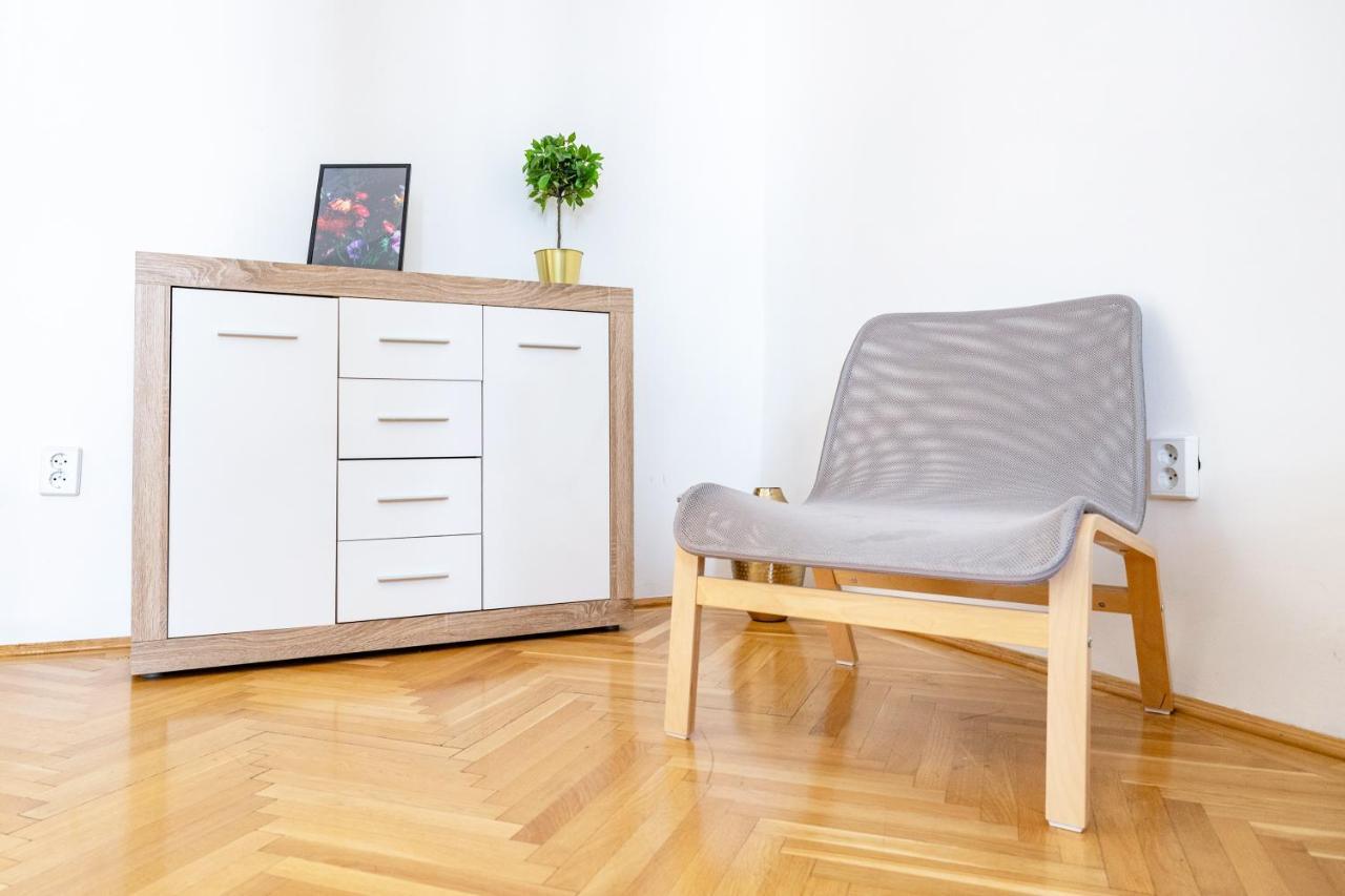 W25 Smart Apartment Budapeste Exterior foto